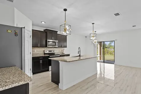 6455 NW Castlebrook Avenue Port St Lucie FL 34983