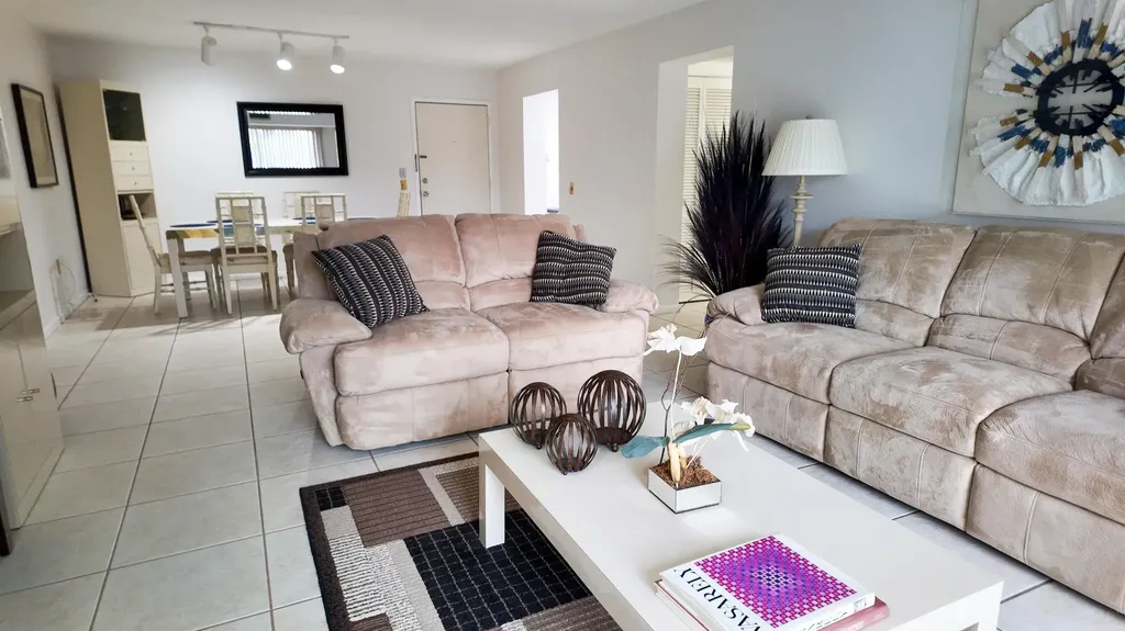 4661 Fountains Drive S Lake Worth FL 33467
