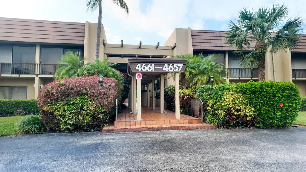 4661 Fountains Drive S Lake Worth FL 33467