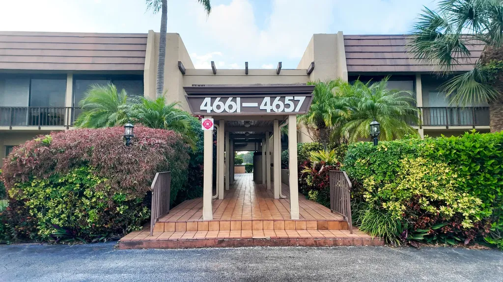 4661 Fountains Drive S Lake Worth FL 33467