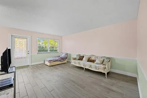 380 Sheffield P West Palm Beach FL 33417