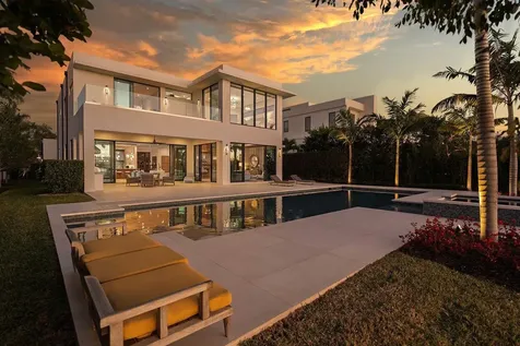 807 N Atlantic Drive Lantana FL 33462