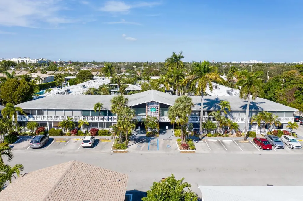 2151 NE 42 Nd Court Lighthouse Point FL 33064
