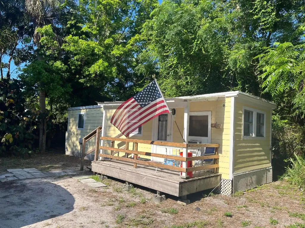 2172 NE Poinciana Terrace Jensen Beach FL 34957