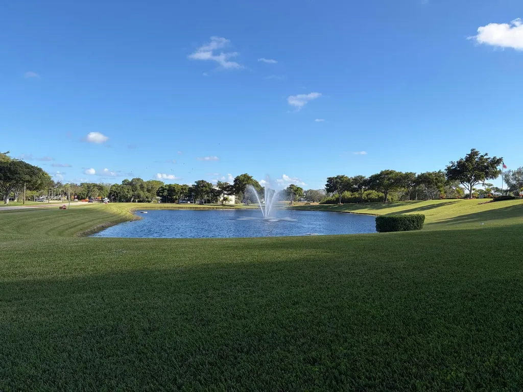 107 Prescott E Deerfield Beach FL 33442
