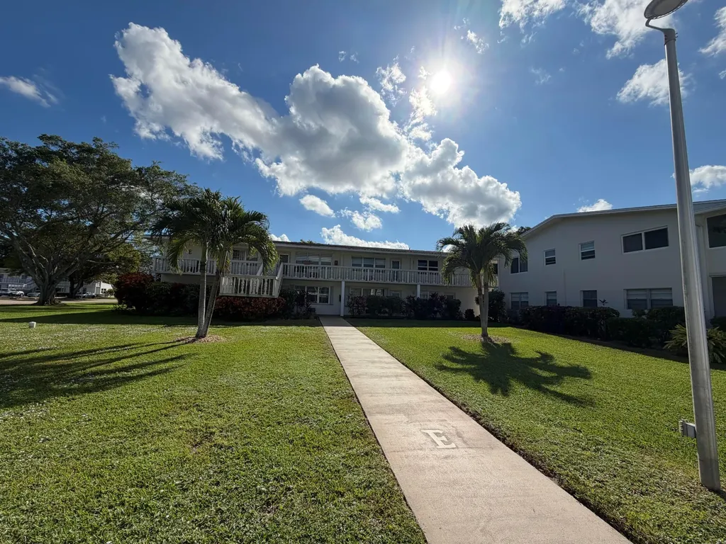 107 Prescott E Deerfield Beach FL 33442