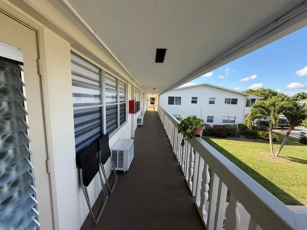 107 Prescott E Deerfield Beach FL 33442