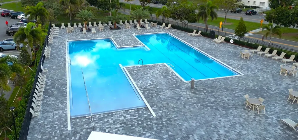 107 Prescott E Deerfield Beach FL 33442