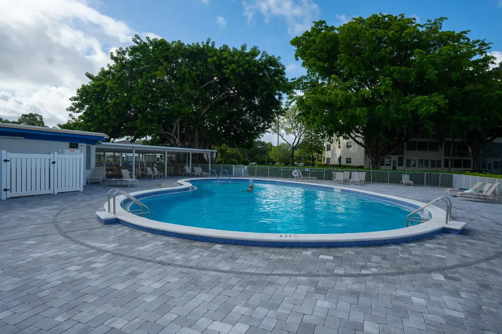 107 Prescott E Deerfield Beach FL 33442