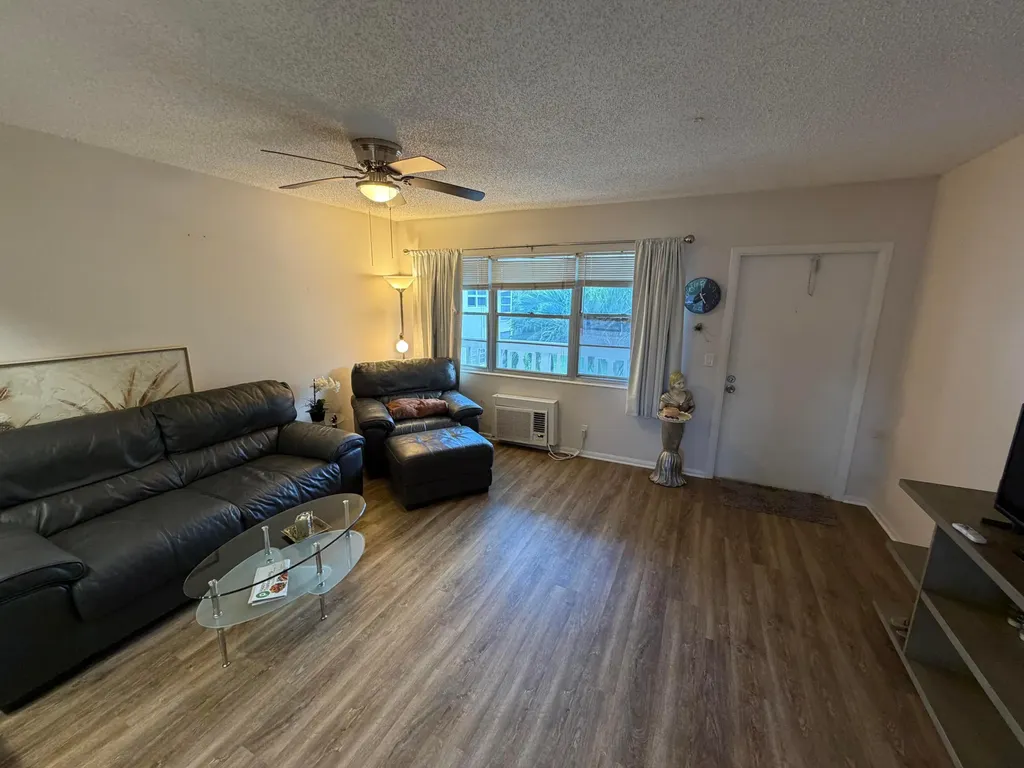 107 Prescott E Deerfield Beach FL 33442