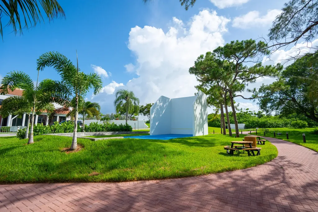 107 Prescott E Deerfield Beach FL 33442
