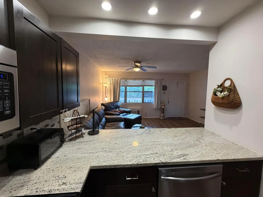 107 Prescott E Deerfield Beach FL 33442