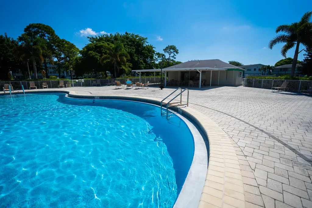 107 Prescott E Deerfield Beach FL 33442