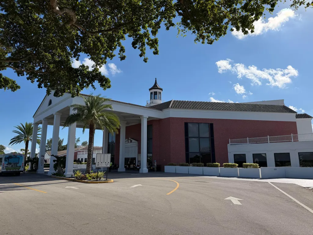 107 Prescott E Deerfield Beach FL 33442
