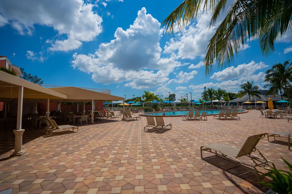 107 Prescott E Deerfield Beach FL 33442