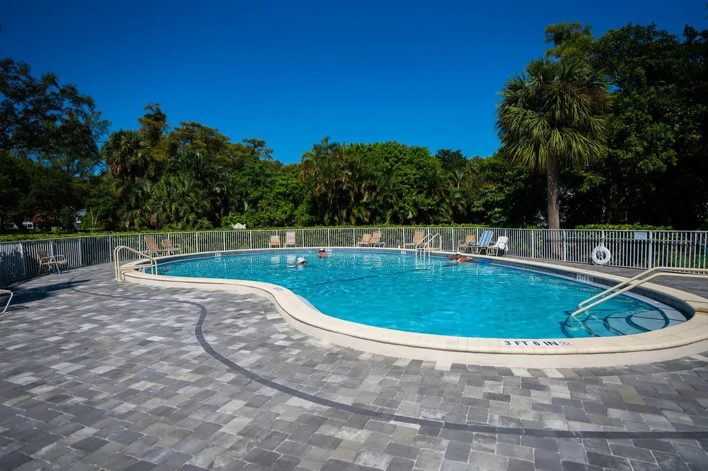 107 Prescott E Deerfield Beach FL 33442