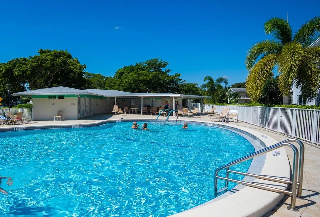 107 Prescott E Deerfield Beach FL 33442