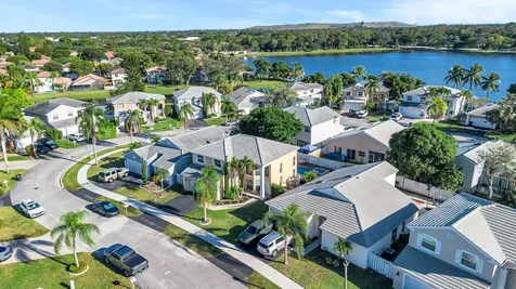 5216 NW 55th Street Coconut Creek FL 33073