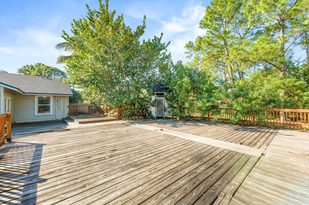 13587 76th Road N The Acreage FL 33412