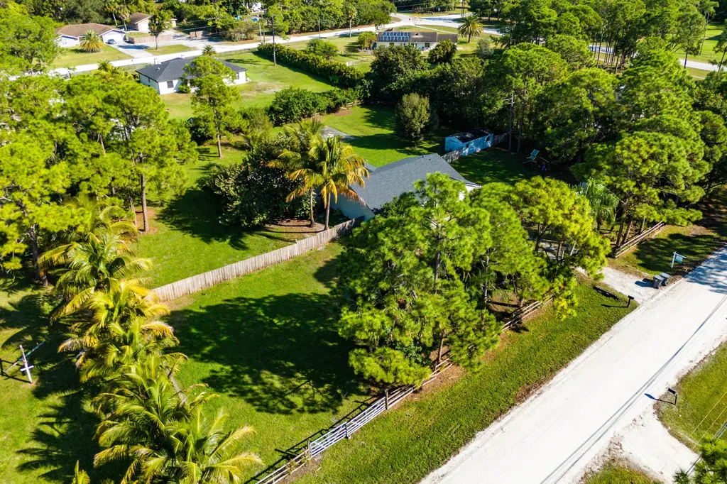 13587 76th Road N The Acreage FL 33412