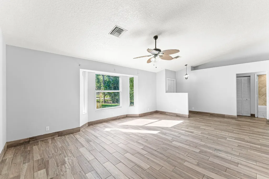13587 76th Road N The Acreage FL 33412