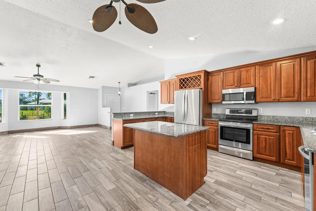 13587 76th Road N The Acreage FL 33412