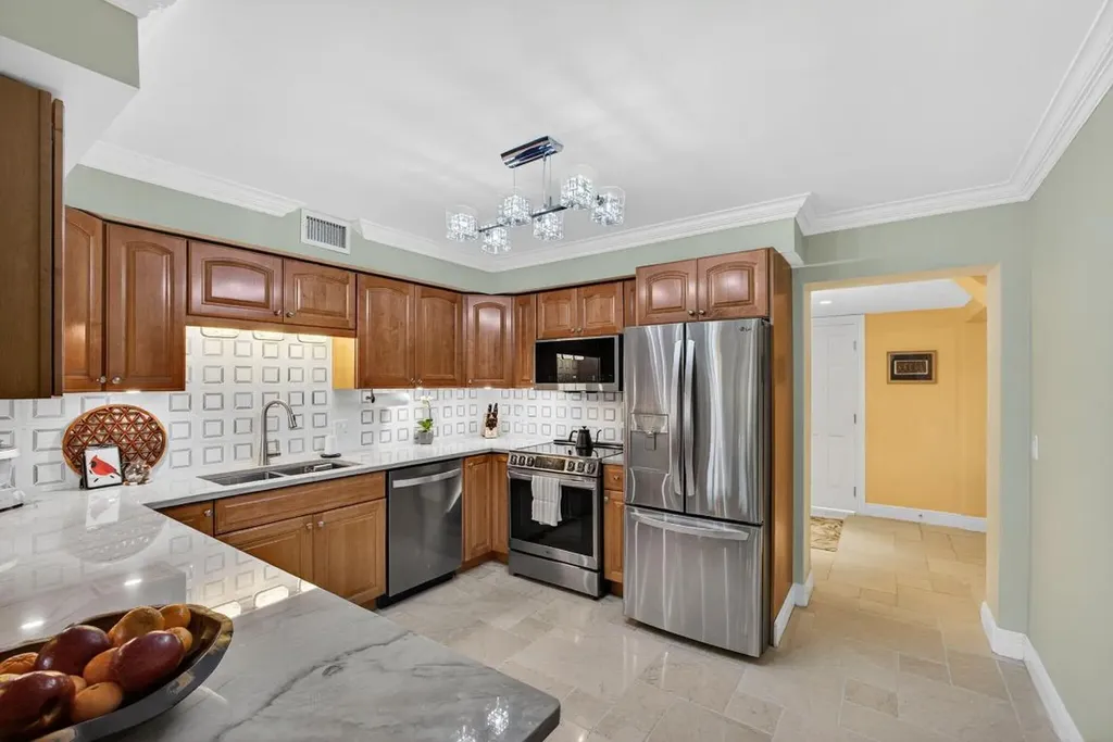 129 S Golfview Road Lake Worth Beach FL 33460