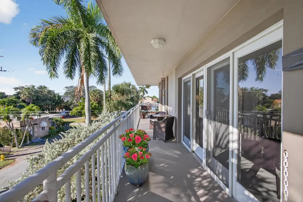 129 S Golfview Road Lake Worth Beach FL 33460