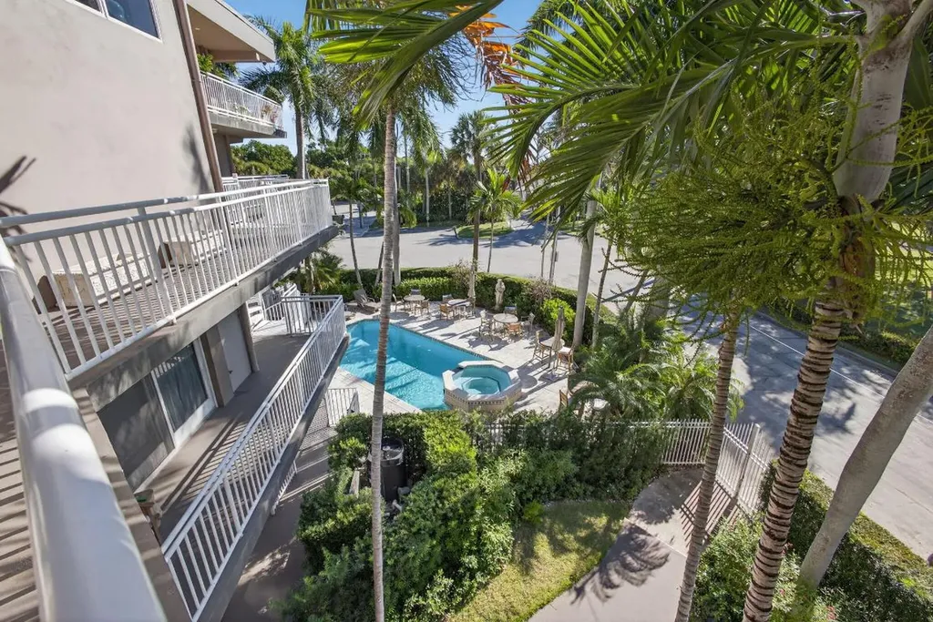 129 S Golfview Road Lake Worth Beach FL 33460