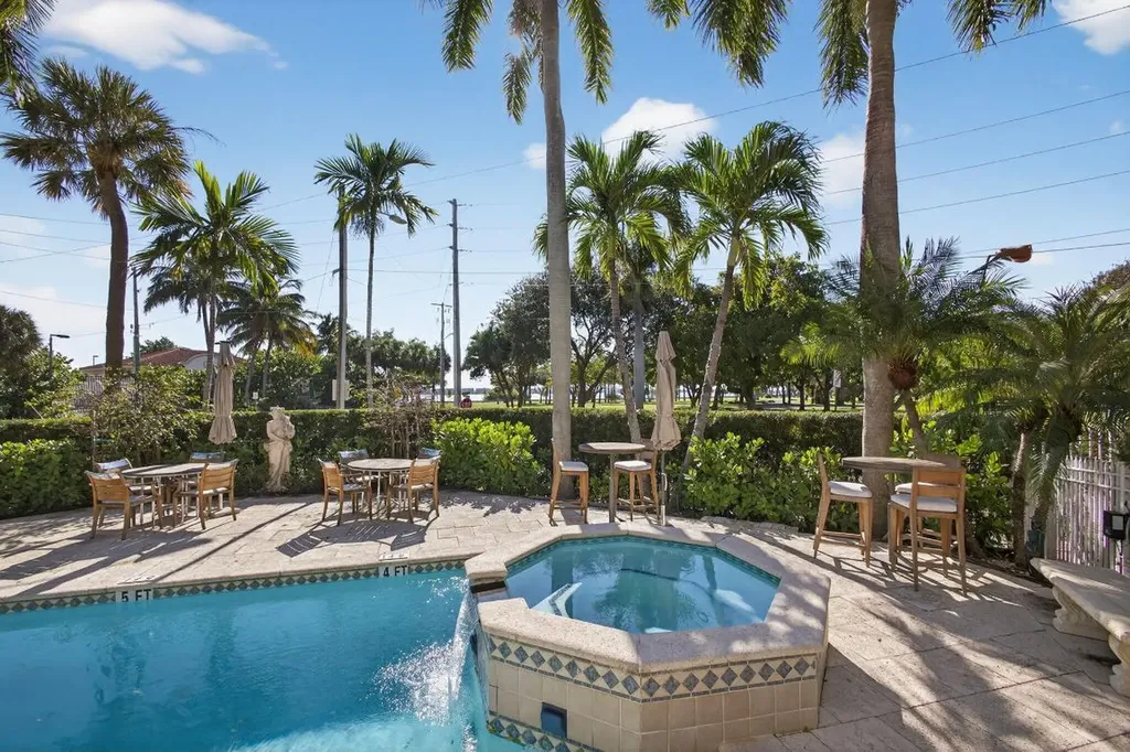 129 S Golfview Road Lake Worth Beach FL 33460