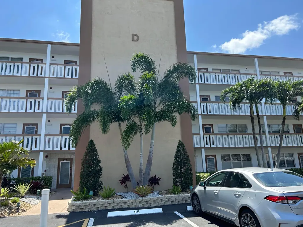 3070 Cornwall D Boca Raton FL 33434