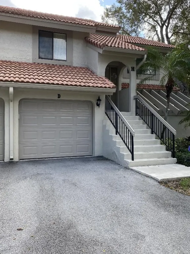 5621 Coach House Circle Boca Raton FL 33486