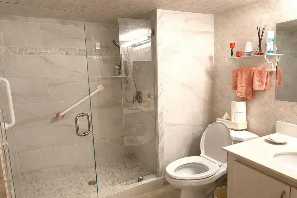 8305 Casa Del Lago Boca Raton FL 33433