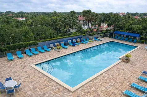 8305 Casa Del Lago Boca Raton FL 33433