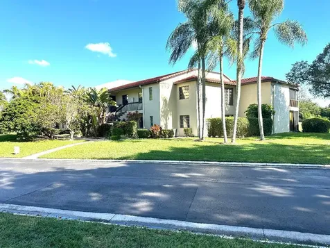 8305 Casa Del Lago Boca Raton FL 33433