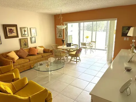 8305 Casa Del Lago Boca Raton FL 33433