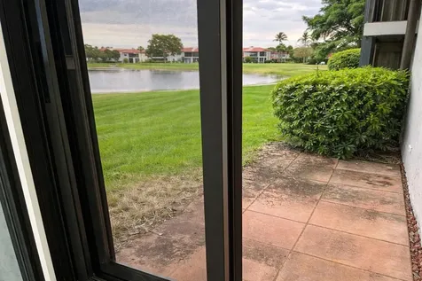 8305 Casa Del Lago Boca Raton FL 33433