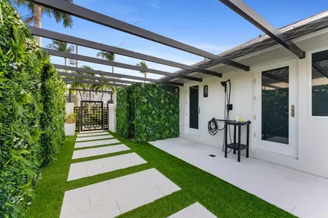 941 Iris Drive Delray Beach FL 33483