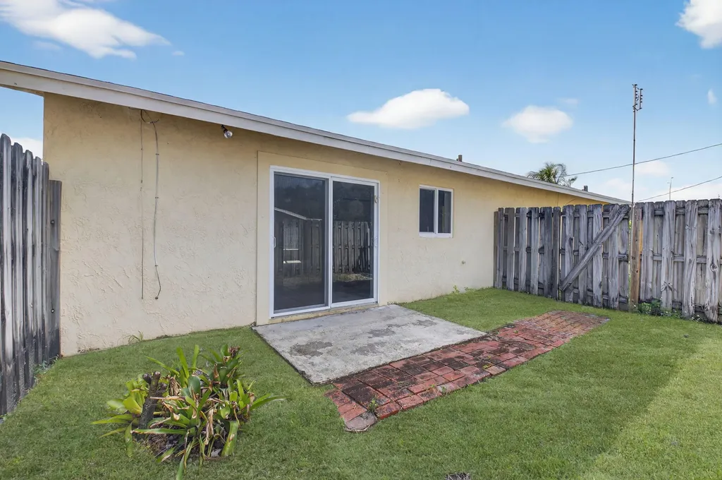 1601 NW 5th Street Boca Raton FL 33486