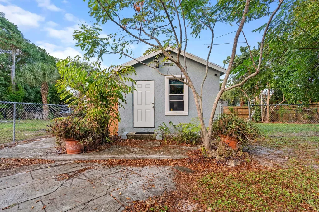 1831 Juno Road North Palm Beach FL 33408