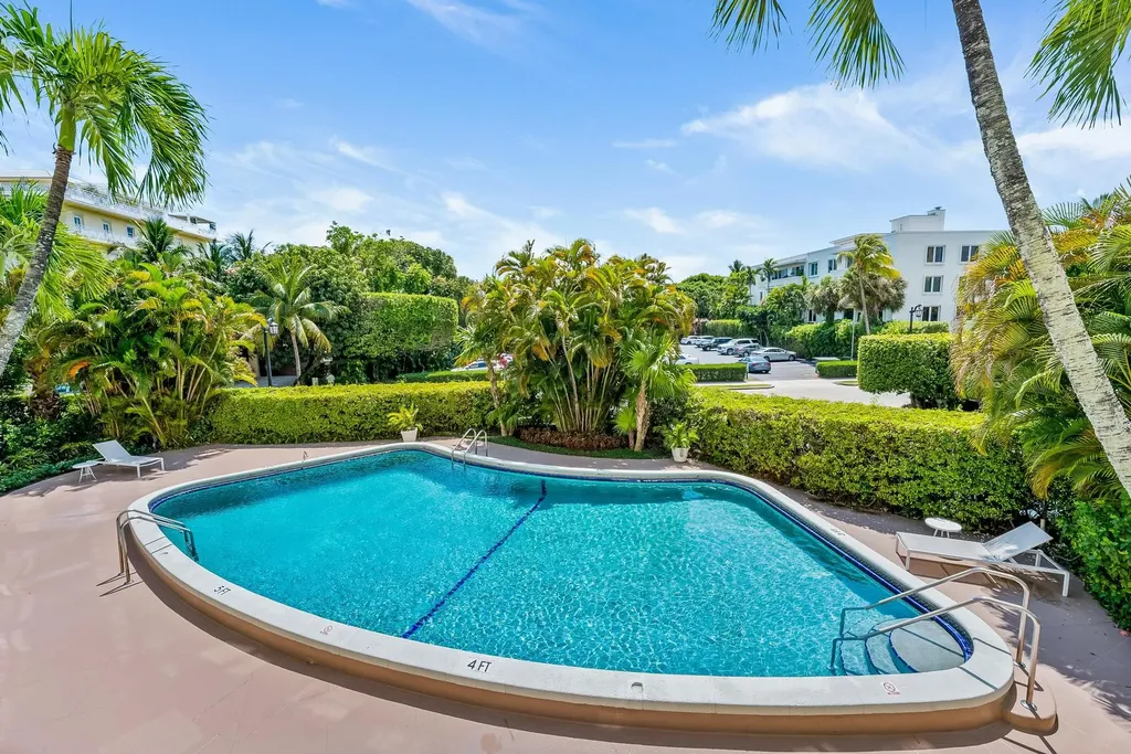 389 S Lake Drive Palm Beach FL 33480