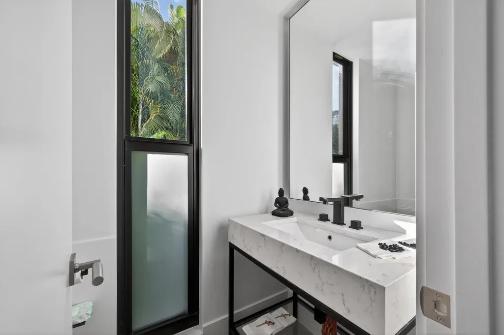 423 Chilean Avenue Palm Beach FL 33480