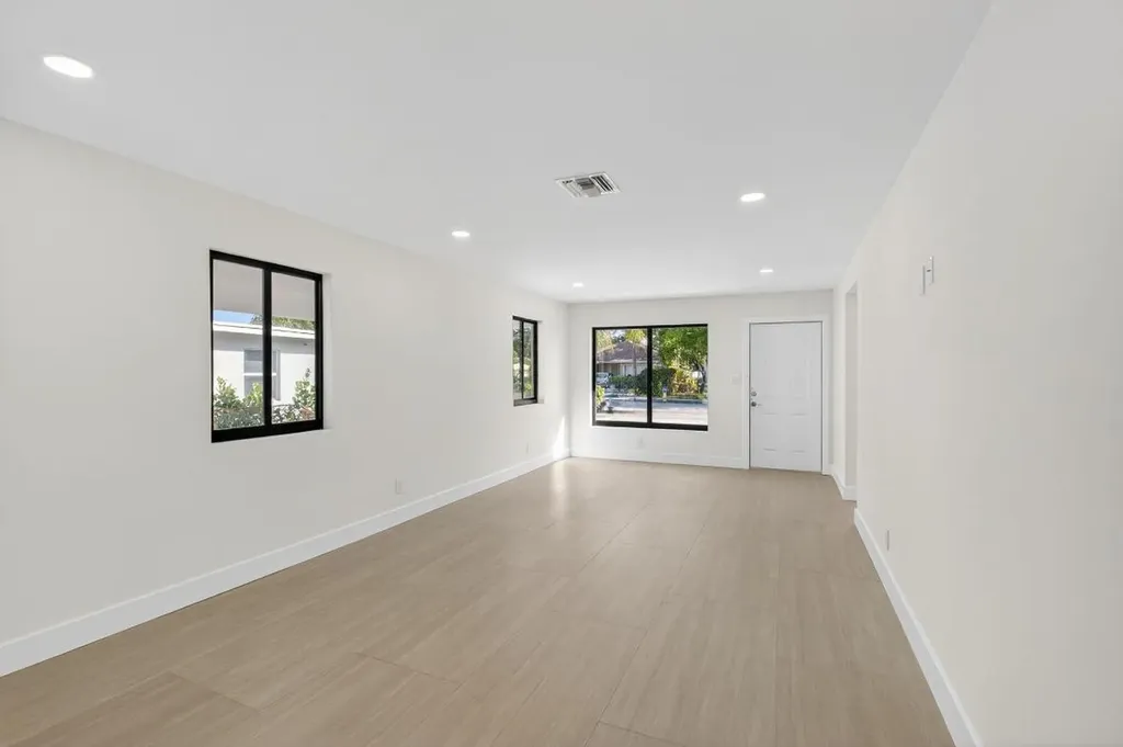 122 SW 9th Avenue Delray Beach FL 33444
