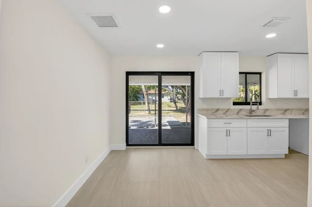 122 SW 9th Avenue Delray Beach FL 33444