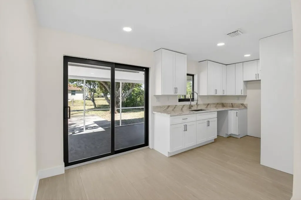 122 SW 9th Avenue Delray Beach FL 33444
