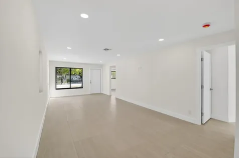122 SW 9th Avenue Delray Beach FL 33444
