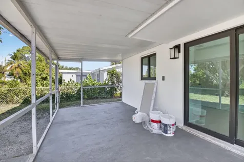 122 SW 9th Avenue Delray Beach FL 33444