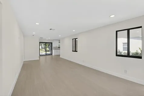 122 SW 9th Avenue Delray Beach FL 33444