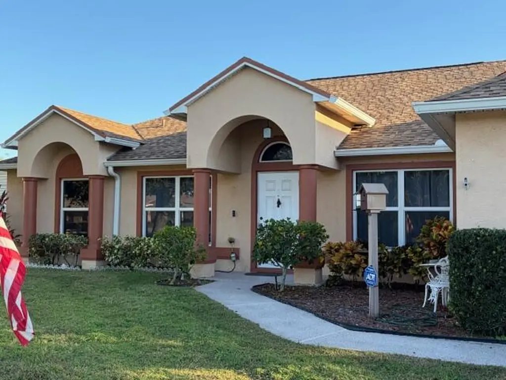 2382 SE Melaleuca Boulevard Port St Lucie FL 34952