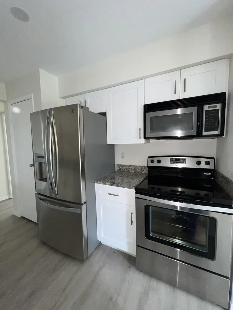 899 Riverside Drive Coral Springs FL 33071